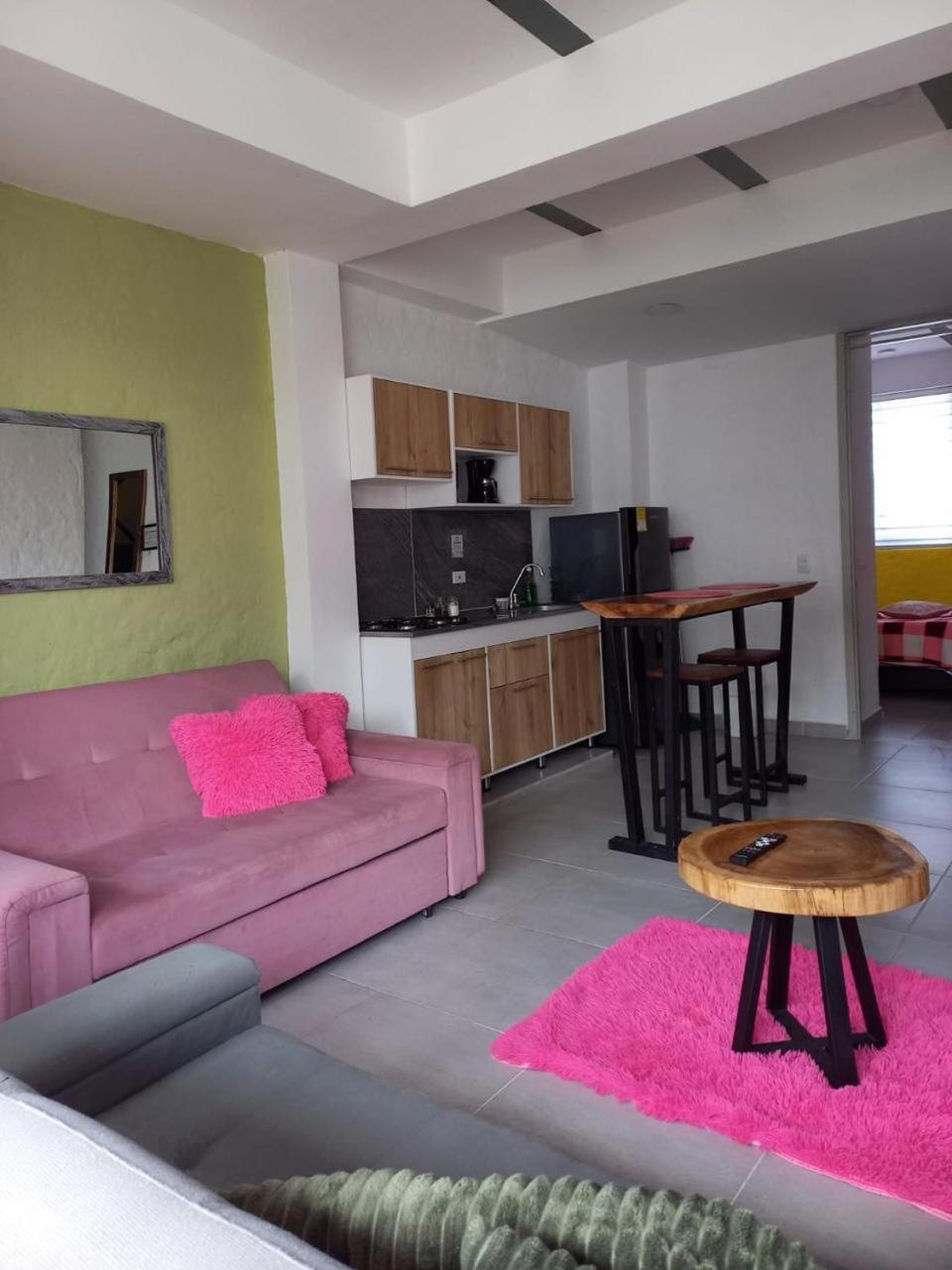 Apartaestudios Las Astromelias Саленто Екстериор снимка