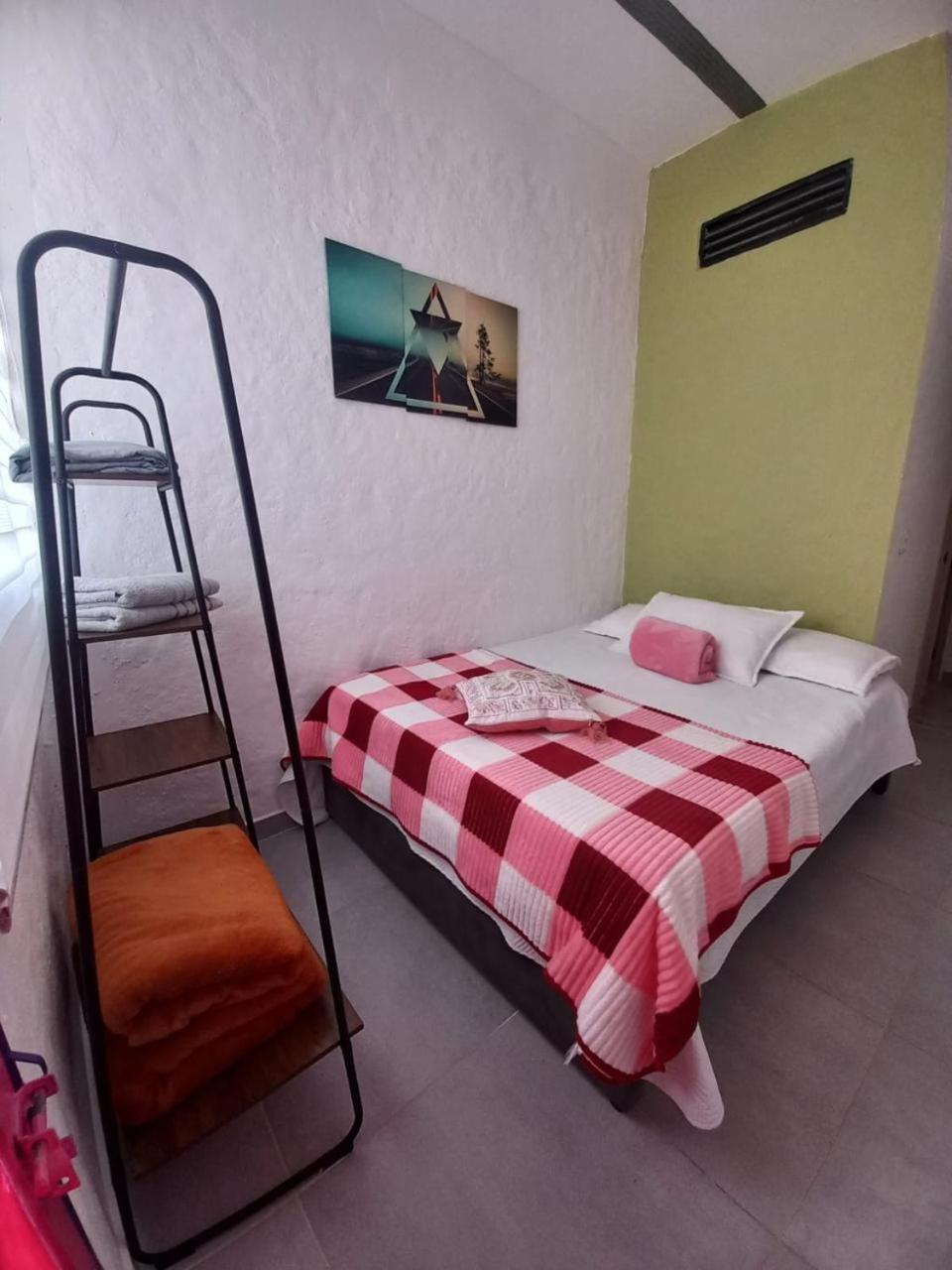Apartaestudios Las Astromelias Саленто Екстериор снимка