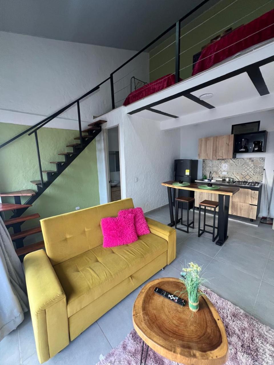 Apartaestudios Las Astromelias Саленто Екстериор снимка